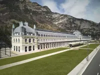 Canfranc Estación, a Royal Hideaway Hotel Các khách sạn ở Sallent de Gallego