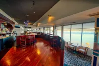 Anchor Inn and Suites - bar