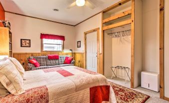 La Crescent Cottage on Minnesota Bluffs w/ View!