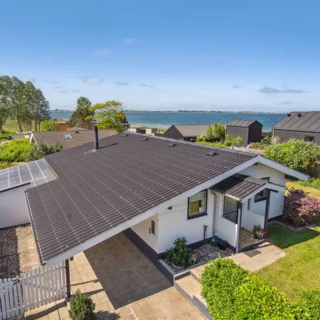 "Wrange" - 150m from the Sea