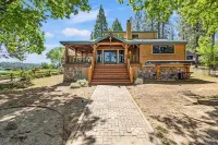 Marina Beach Lodge - Lakefront Home on Beach! Home