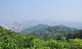 Laifeng Hotel (Guangzhou Baiyun Mountain Baiyun Avenue North Subway Station)