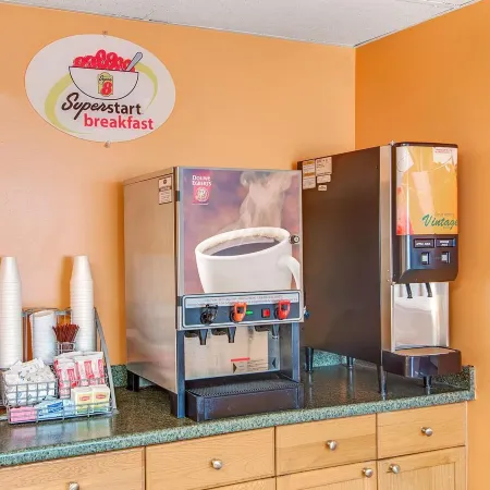 Super 8 by Wyndham Stamford/New York City Area