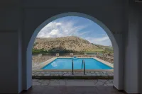 Linda's Villa in Unrivalled Position in Kournas - Amazing View! - Vila
