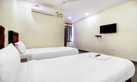 Seven A Luxuary Hotel Ecil Отели рядом с достопримечательностью «NFC Bridge»