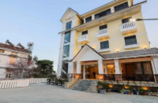 Chan May Hotel Hotels in 