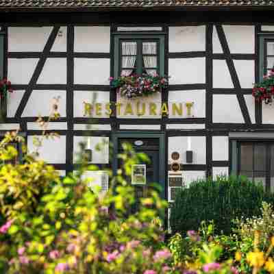 Romantik Hotel Neuhaus Hotel Exterior