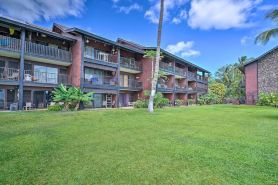Breezy Kaunakakai Retreat w/ Community Pool!