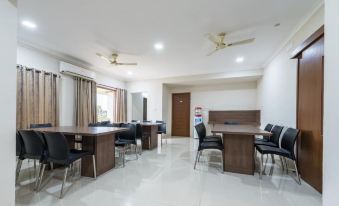 Hotel Mount Kailash Suites