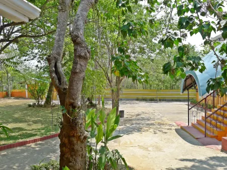 Abrassi Hotel and Restaurant