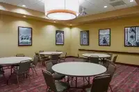 ฮอลิเดย์ อินน์ Ardmore I-35 บาย IHG - พร้อมอาหารเช้า