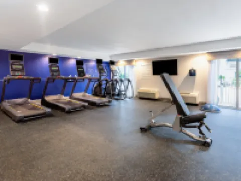 Holiday Inn Express CLEARWATER EAST - ICOT CENTER by IHG Hotéis em Largo