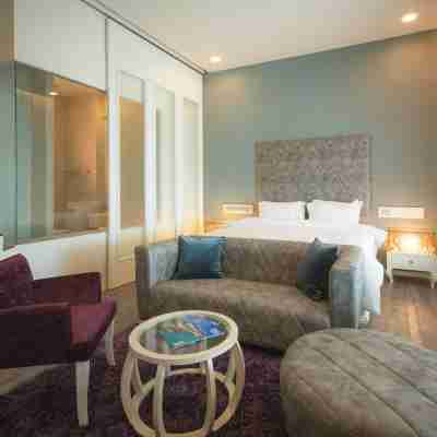 The Beverly Hills Hotel Rooms