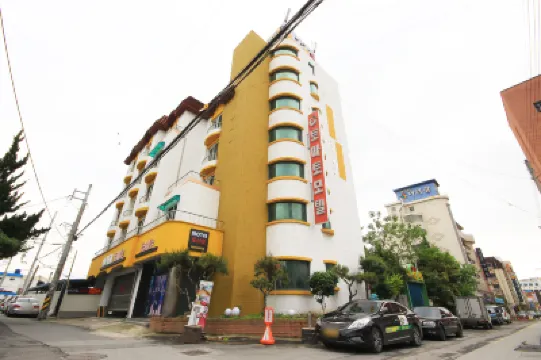 Jeonju Geumamdong Tomato Hotel dekat Chonbuk National University