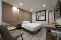 Sacheon Hotel 104 - parking