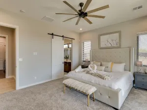 Luxurious Desert Oasis Fireplace and Private Pool!