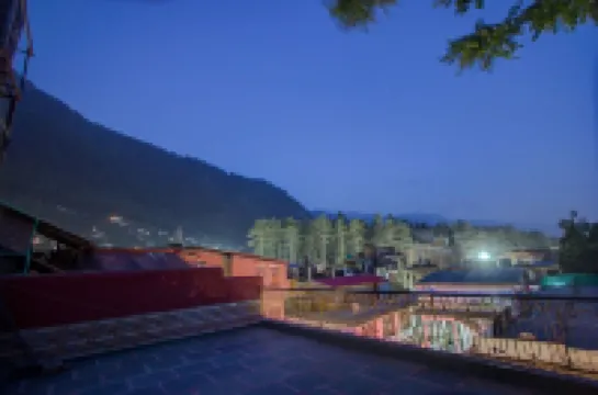 Hotel Samiru (Manali , Himachal Pradesh)