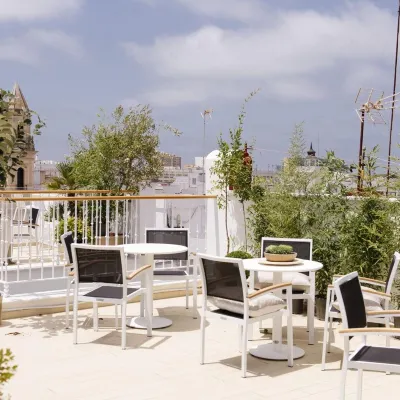 Plaza Mina Suites Hotels near Cortes Museum