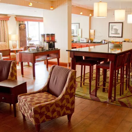 Hampton Inn Charleston-Downtown (Civic Center)