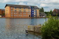 Holiday Inn Express Cardiff Bay Hotel di 
