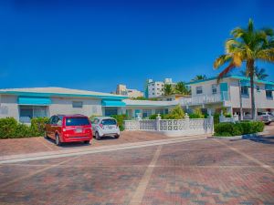 Hollywood Beachside Boutique Suite