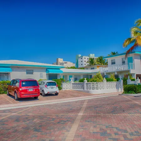 Hollywood Beachside Boutique Suite