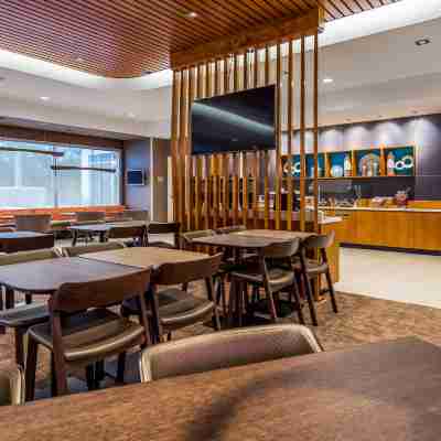 SpringHill Suites Chambersburg Dining/Meeting Rooms