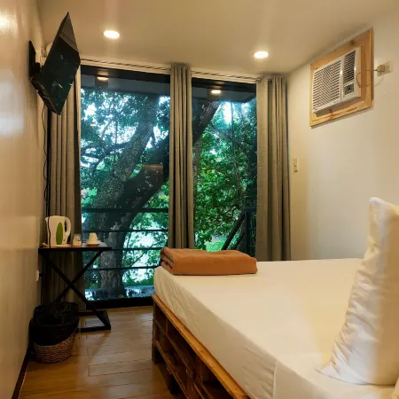 Kaliraya Surf Kamp by Eco Hotel Laguna