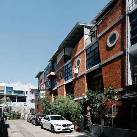 MiTT Haus (Lat Phrao 5) Отели рядом с достопримечательностью «Школа Хорванг»