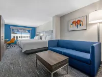 Holiday Inn Express & Suites SAN DIEGO-SORRENTO VALLEY by IHG Hotels near Green Flash Brewery