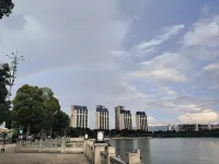 Fangdongxiao Apartment (Mile Avenue)