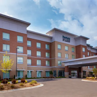 Fairfield Inn & Suites Charlotte Pineville Hotels near Ballantyne