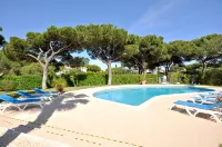 Close to Beaches and All Amenities, Private Pool, Free AC and Wifi