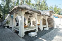 Costas de Liwa Bar & Beach Resort Hotels in San Narciso