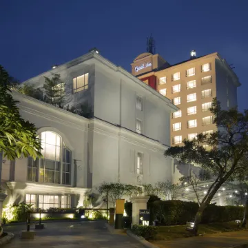 Grand Zuri BSD City Hotels near Pura Parahyangan Jagat Guru