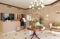 Lambrinos Suites