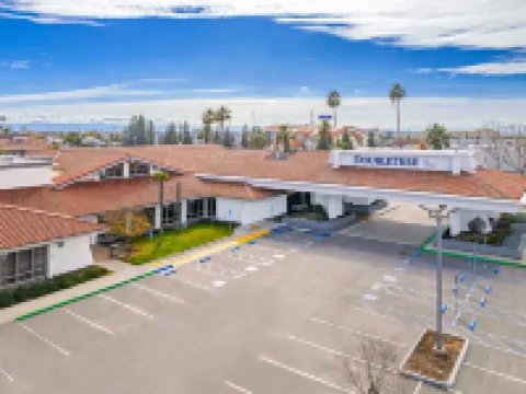 ダブルツリー バイ ヒルトン ホテル ベーカーズフィールド ベーカーズフィールドのホテル