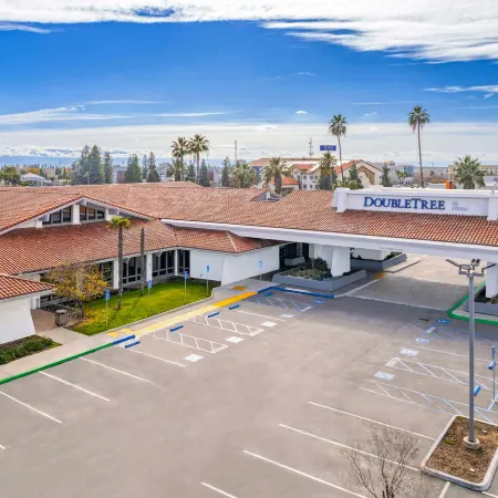 DoubleTree by Hilton Bakersfield