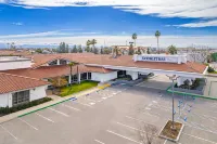 DoubleTree by Hilton Bakersfield Hoteles cerca de Salt 7even Float Center