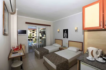 Sun City Apartments & Hotel Отели рядом с достопримечательностью «Храм Аполлона»