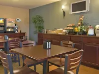 Super 8 by Wyndham Fairview Heights-St. Louis