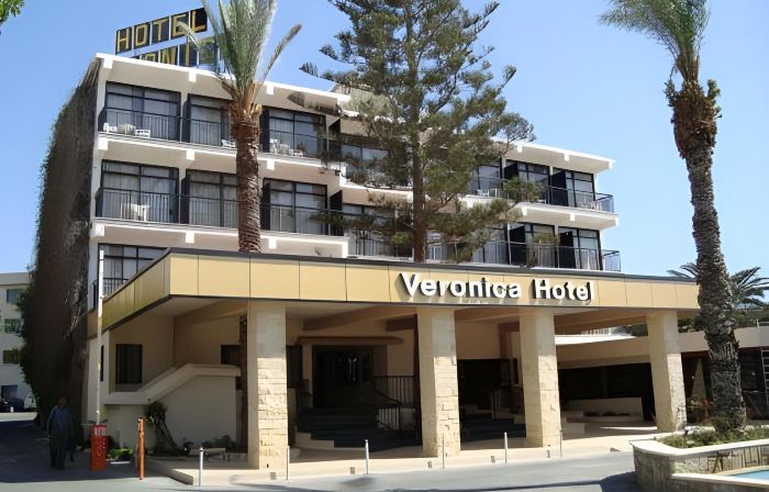 Veronica Hotel