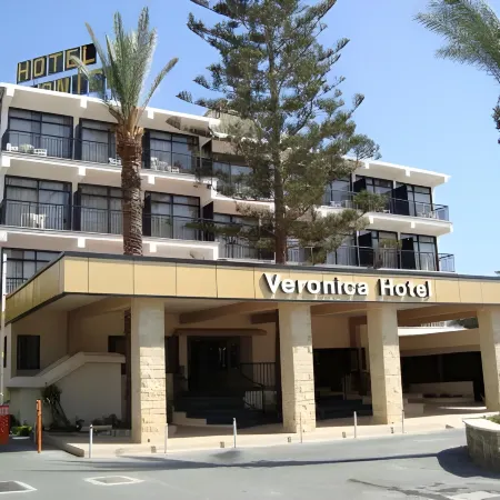 Veronica Hotel