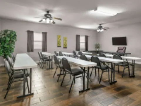 Days Inn & Suites by Wyndham Cabot Hotels in Cabot