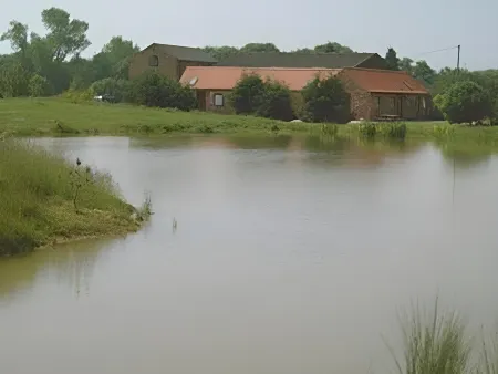 Glebe Farm Apartments Отели рядом с достопримечательностью «Парк Таттершолл Лейкс Кантри»