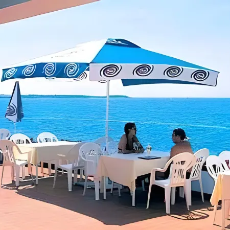 Lanterna Resort