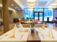Columna Medica Hotels in Паб'яніце