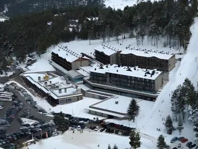 Guitart la Molina Aparthotel & Spa فنادق في La Molina-Alp