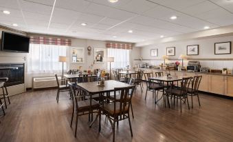 Travelodge by Wyndham Fort McMurray