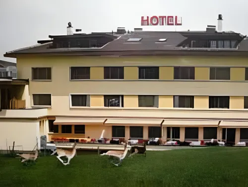 Escale Hotels in Marly